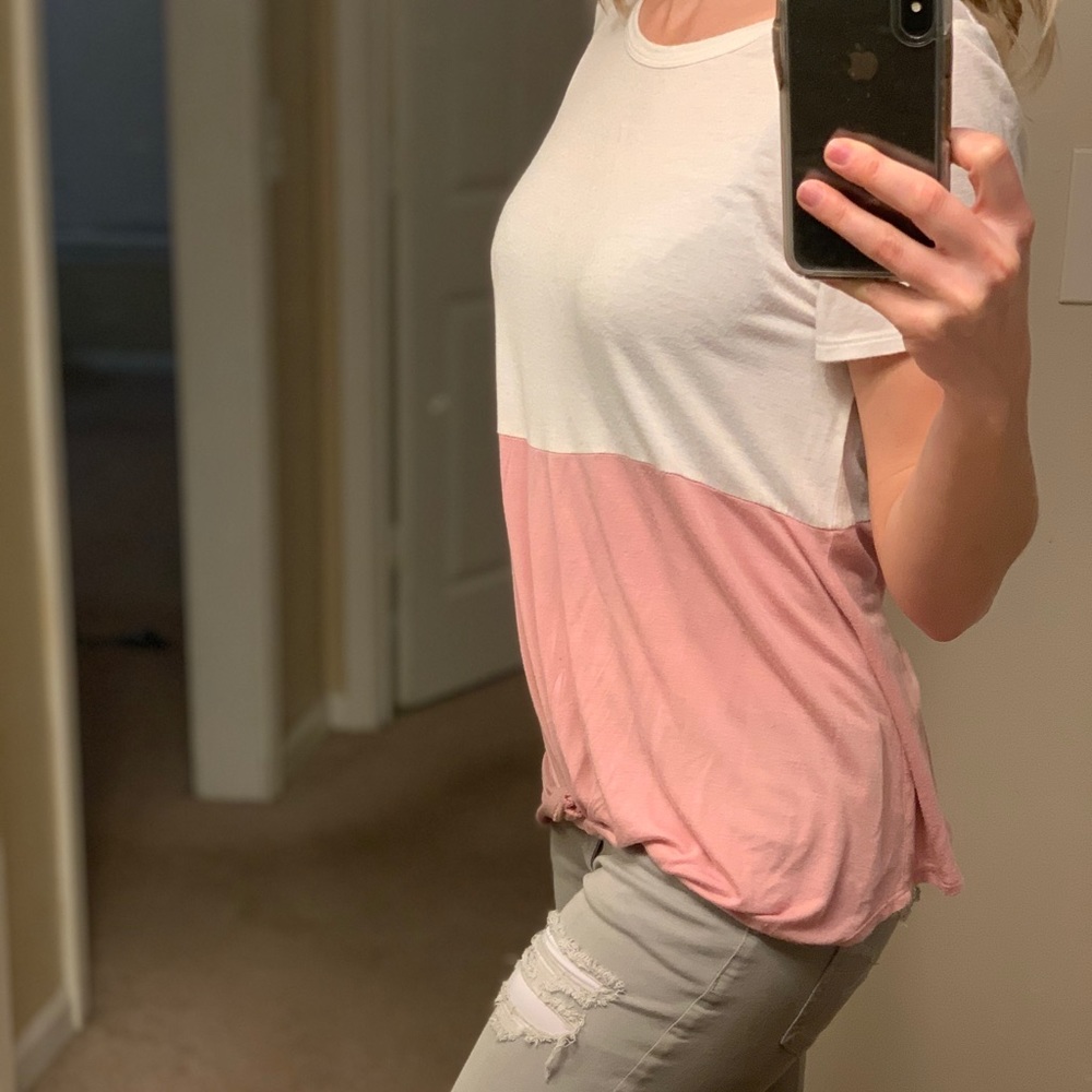 White and pink t-shirt perfect for summer!